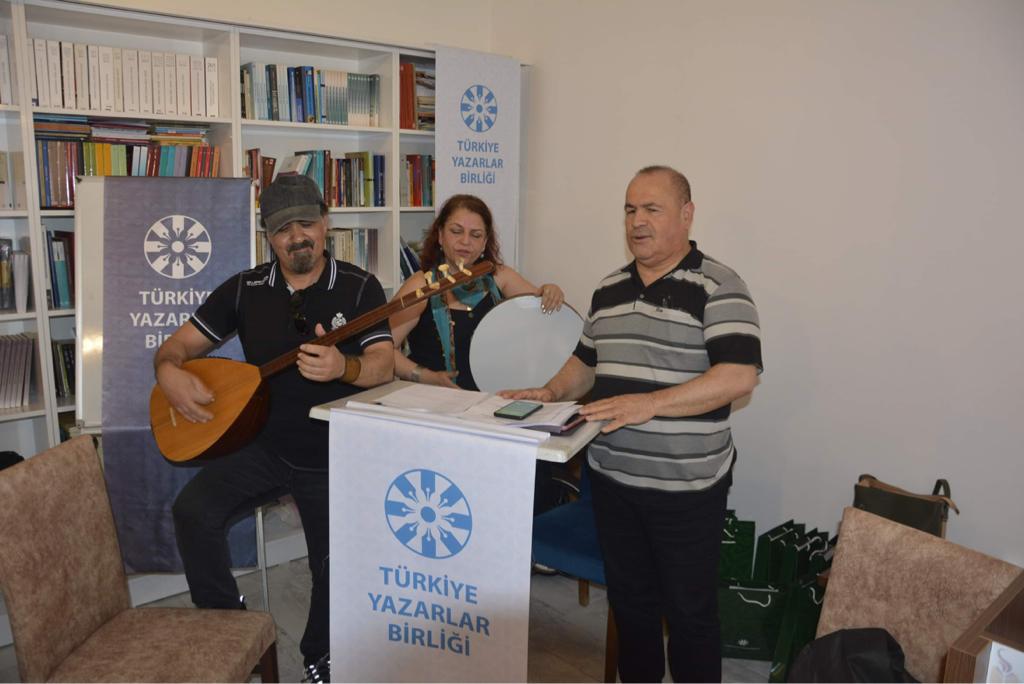 TYB Ankara Şube’den Yazar Okulu Öğrencilerine Bayram Hediyesi