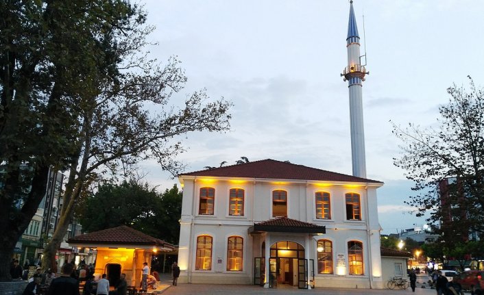 Orhan Camii semalarından Medine’ye