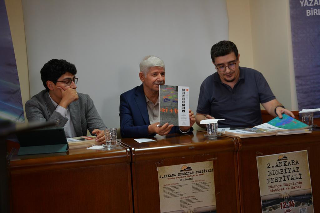 İleri Şiiri Savunan Bir Kale: Buzdokuz