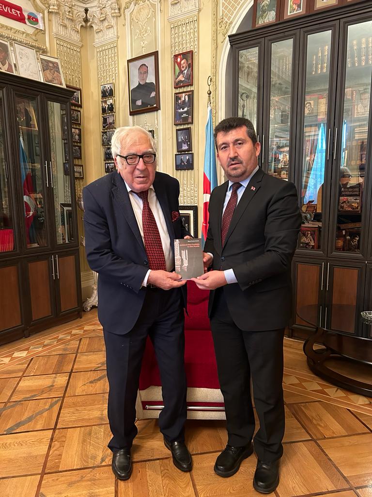 Genel Başkan Arıcan Azerbaycan Yazarlar Birliği Başkanı Anar’ı ziyaret etti