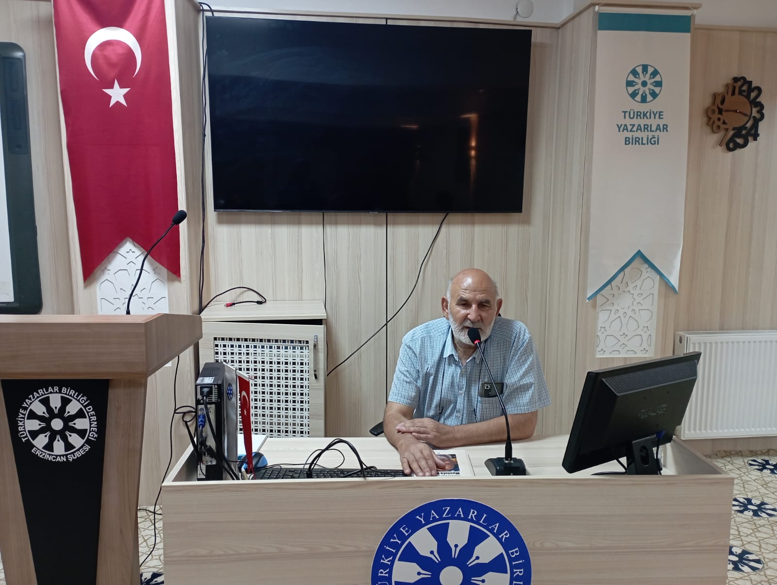 Türkiye Yazarlar Birliği Erzincan Şubesi'nin yeni sezon haftalık programları yeniden başladı.