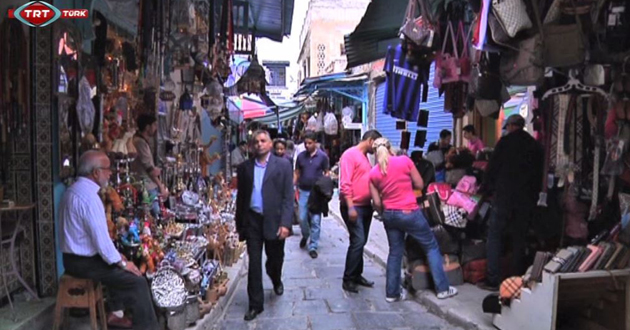 Semt pazarları AVM’lere inat ayakta