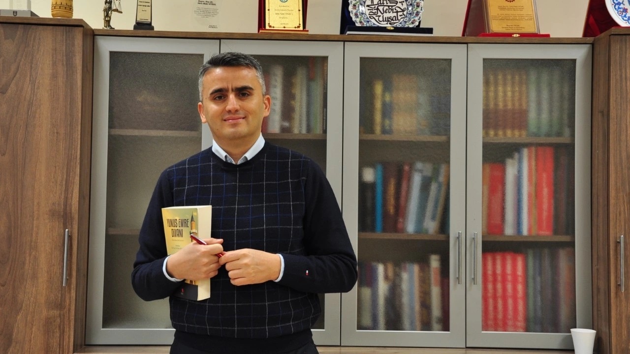 İdris Nebi Uysal: Kelimelerle D. Mehmet Doğan