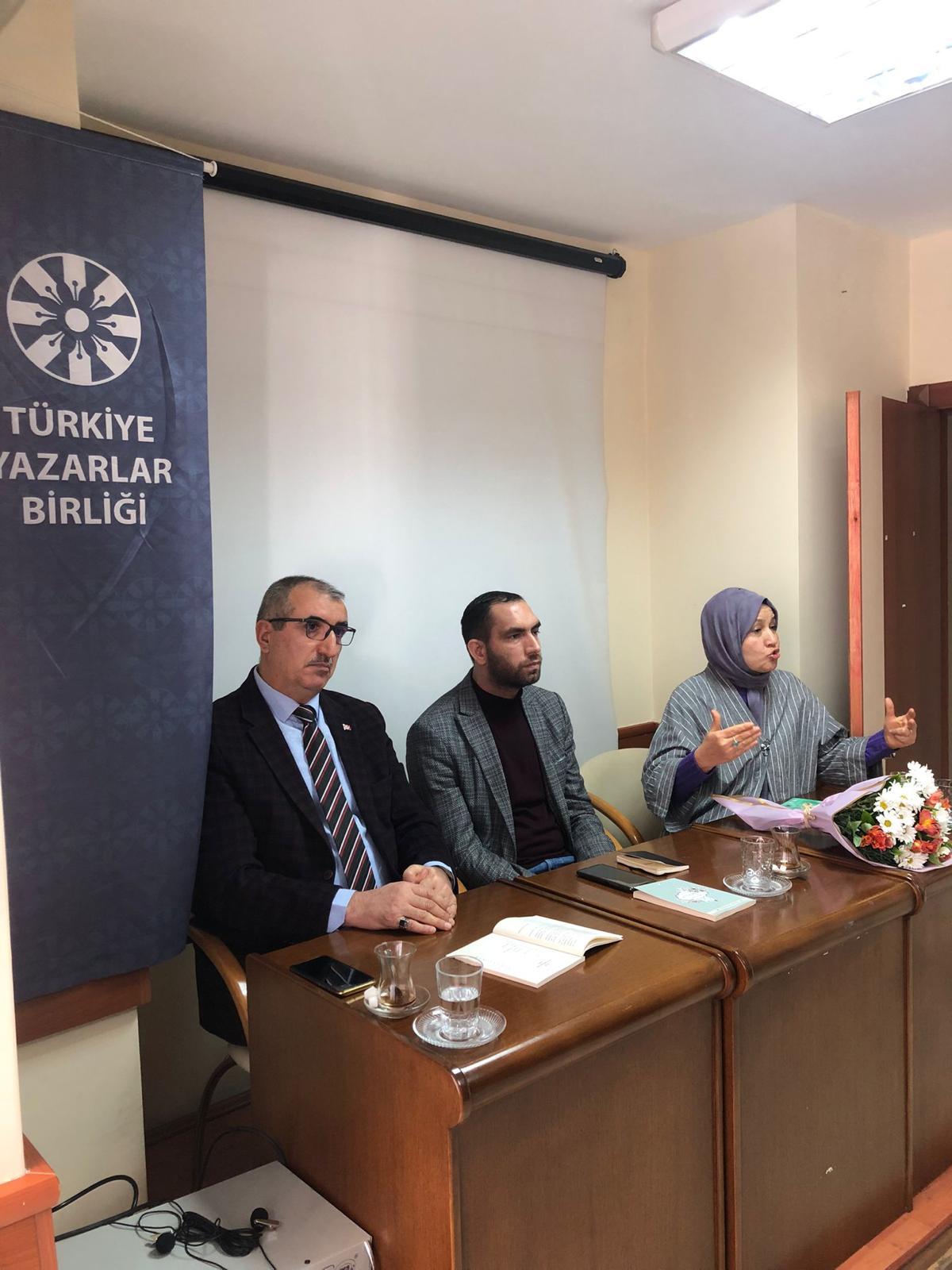 TYB Ankara Şube’de Müslümanca Duruş ve Atiye Mektup kitapları konuşuldu