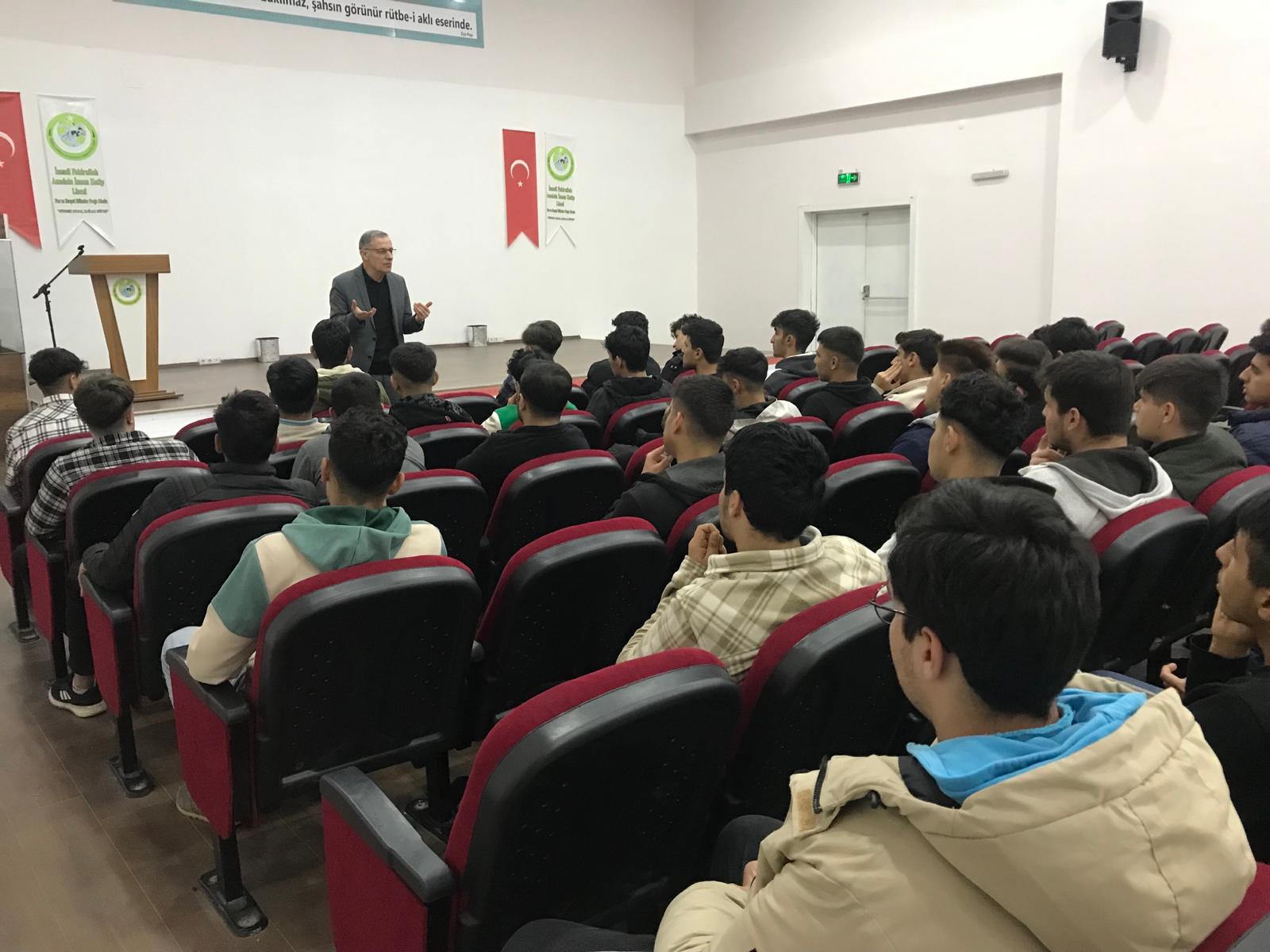 Siirt Temsilcimiz İzzettin İçin, Öğrencilere Kişisel Gelişim Semineri verdi