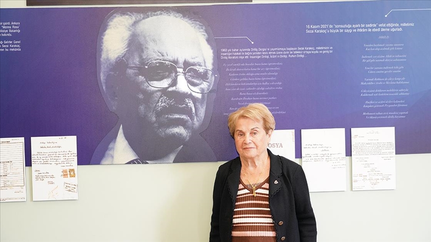 "Mona Roza", ASBÜ'deki Sezai Karakoç Anı Odası'nı ziyaret etti