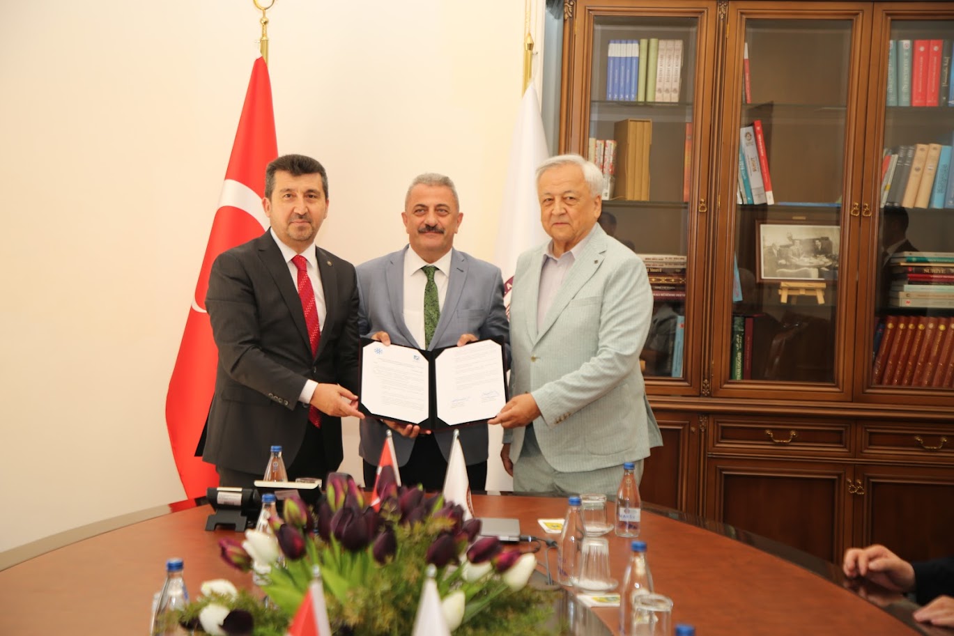 TYB ile Kazakistan Yazarlar Birliği arasında iş birliği protokolü imzalandı