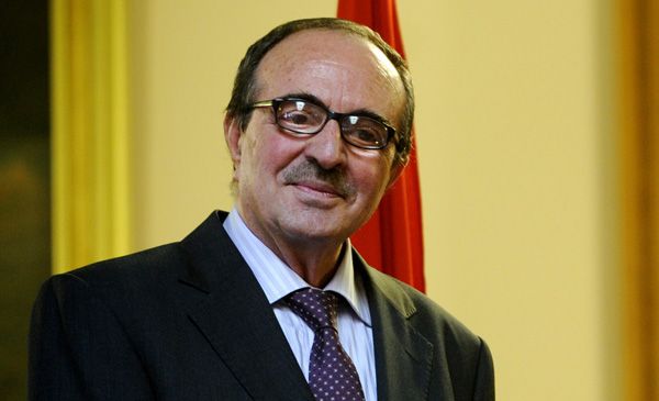 Biyografileriyle de bir döneme tanıklık etti