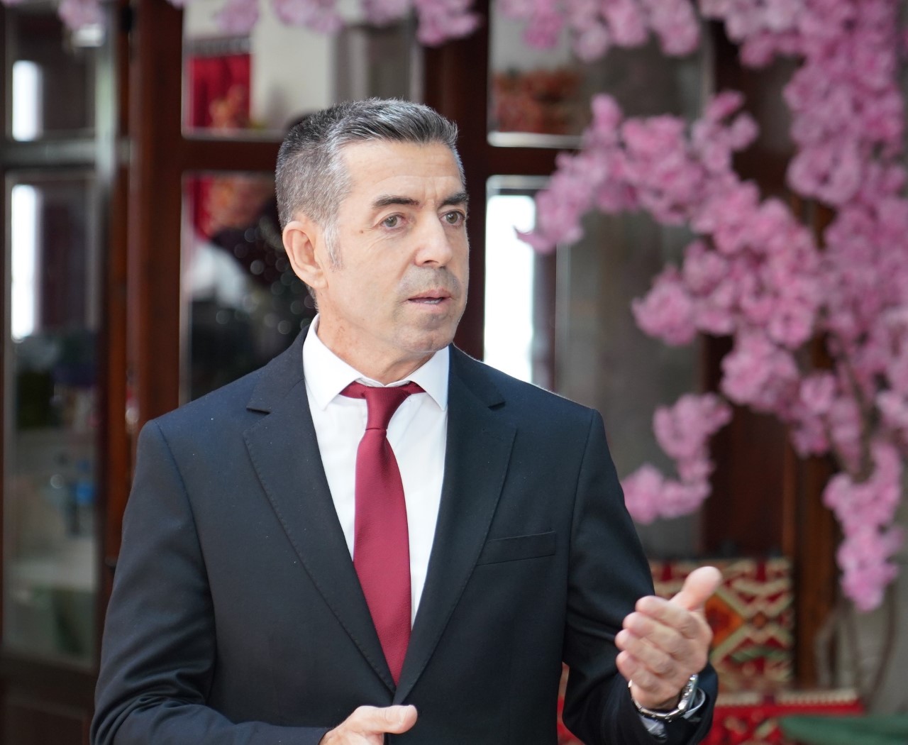 İsmail Çakır: Türk Dilinin ve Kültürünün Hamisi, Herkesin Abisi: D. Mehmet Doğan