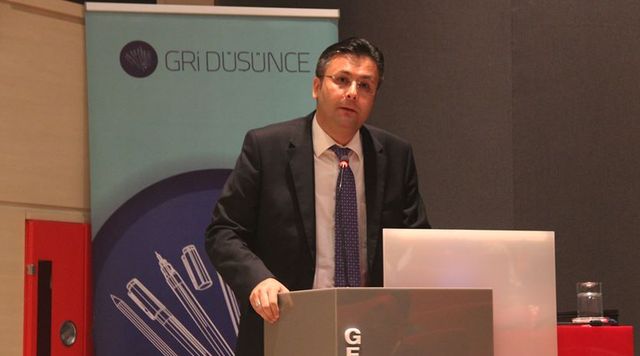 Bir milleti diriltmek tarihiyle mümkündür