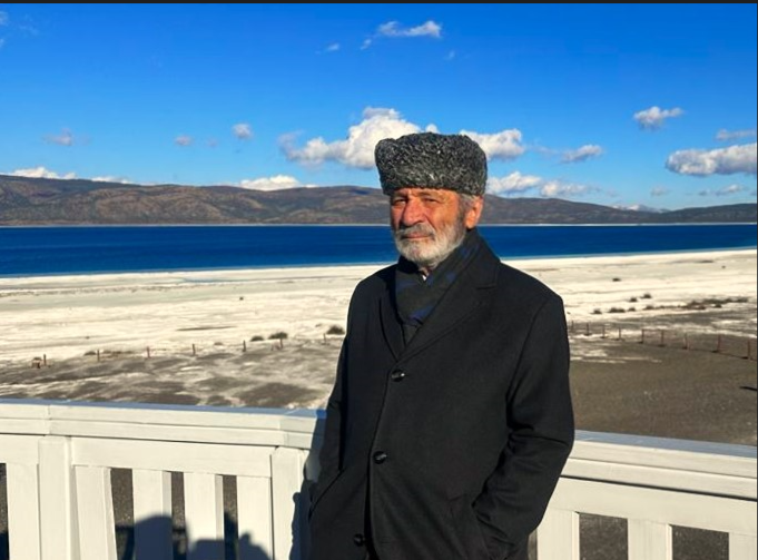 Özcan Ünlü: Önden Giden İki Atlı: Nazif Hoca, Mehmet Abi...