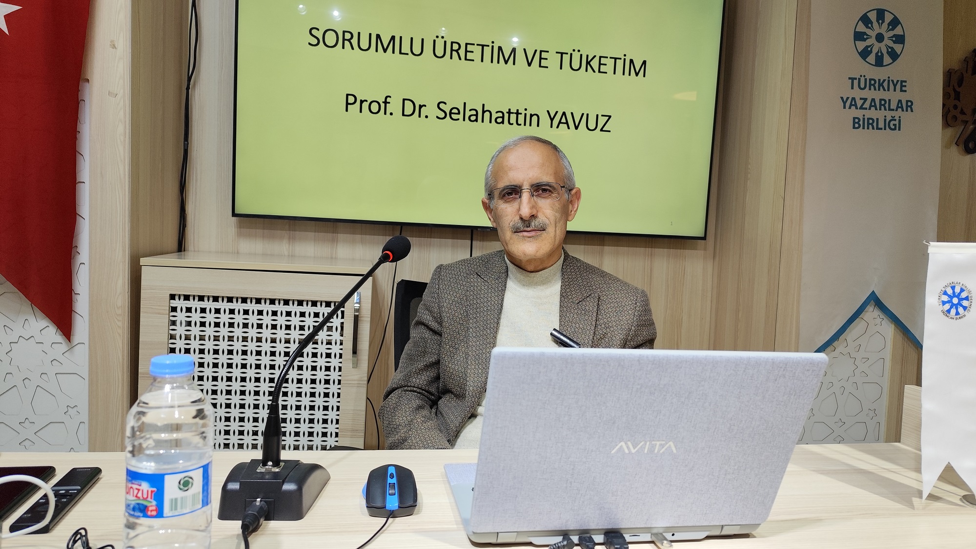 “Geri dönüşümü olmayan tek şey zaman”