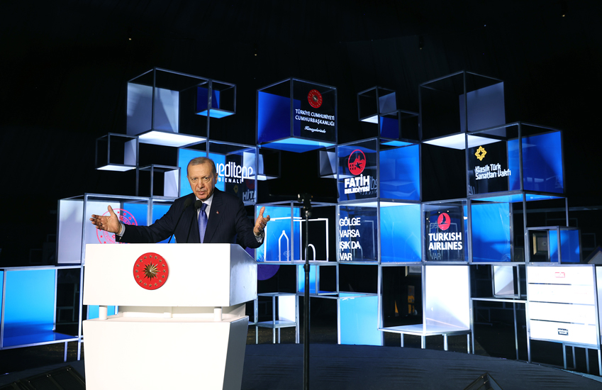 Cumhurbaşkanı Erdoğan: Batı taklitçiliği Türkiye'yi yıkıma götürmüştür