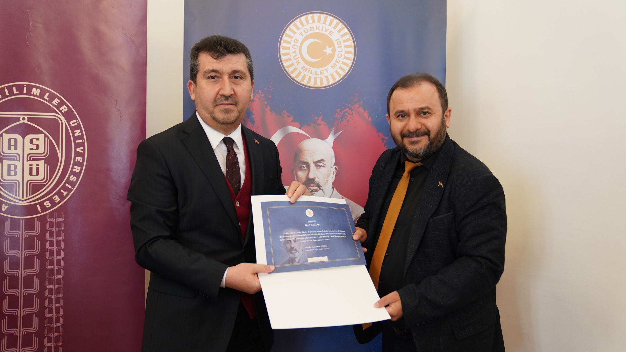 Zamana Sığmayan Marş: Bir Milletin Mısralardan Yükselen Haykırışı