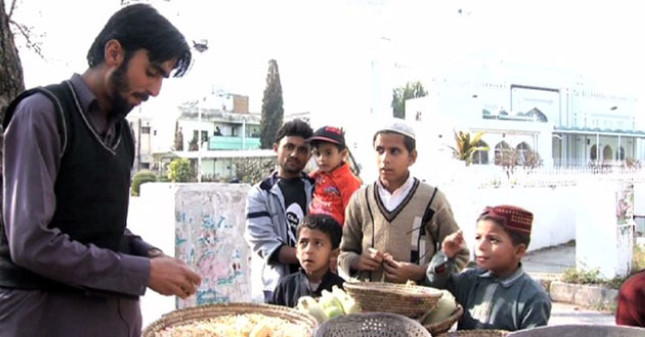 İslamabad sokaklarında değişik bir kuş işi