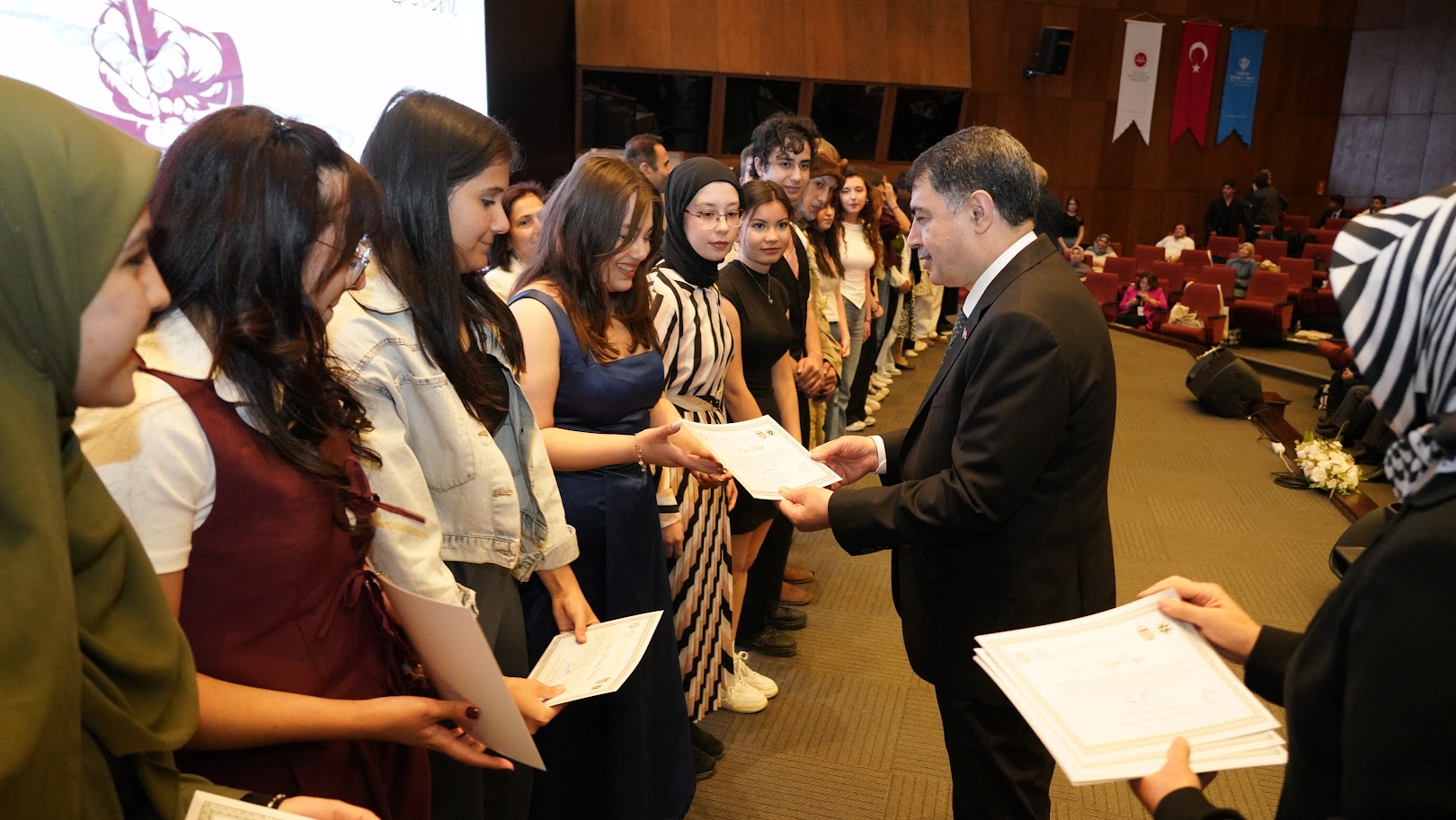 Ankara'da yeni yazarlar yetişiyor