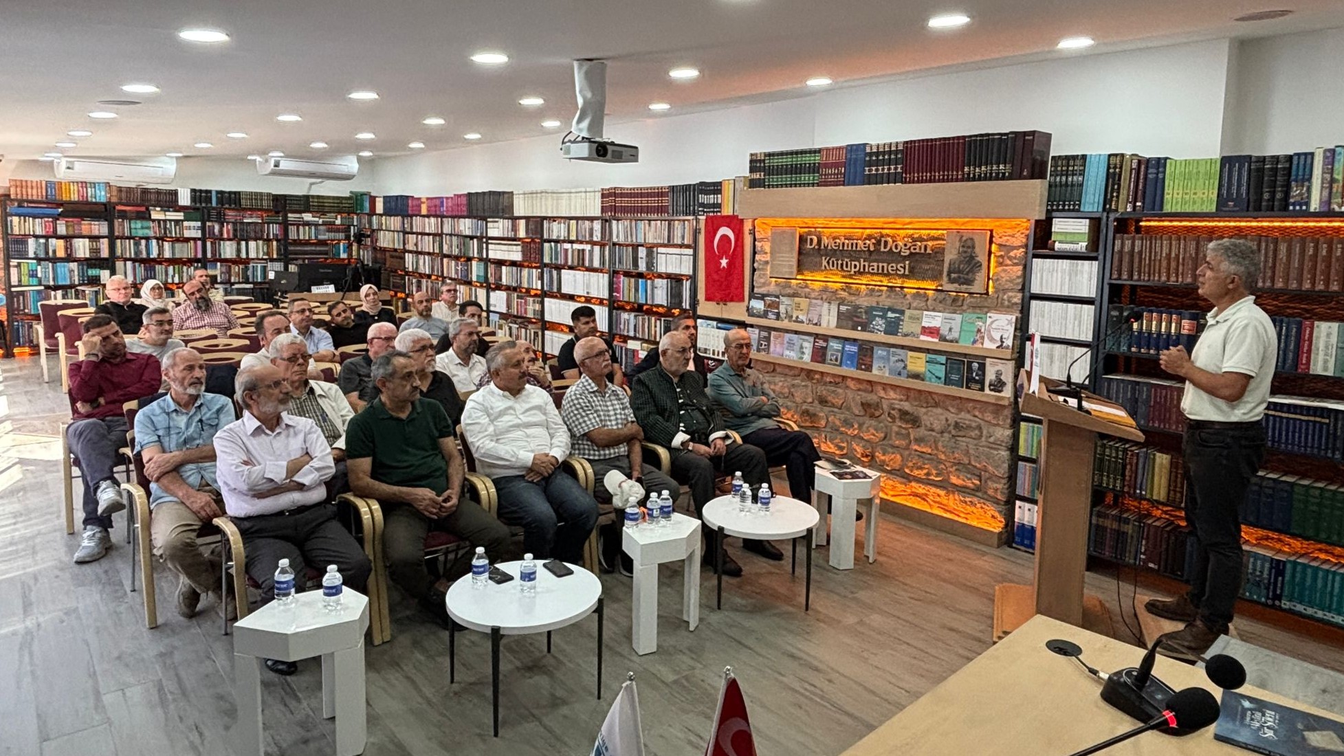 Prof. Dr. Tekin: “Kutsalın İzini Sürerek Çağı Anlamalıyız”