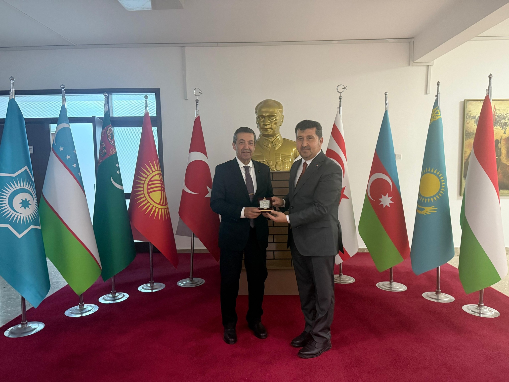 KKTC'de önemli görüşme: Arıcan, Bakan Ertuğruloğlu'nu ziyaret etti