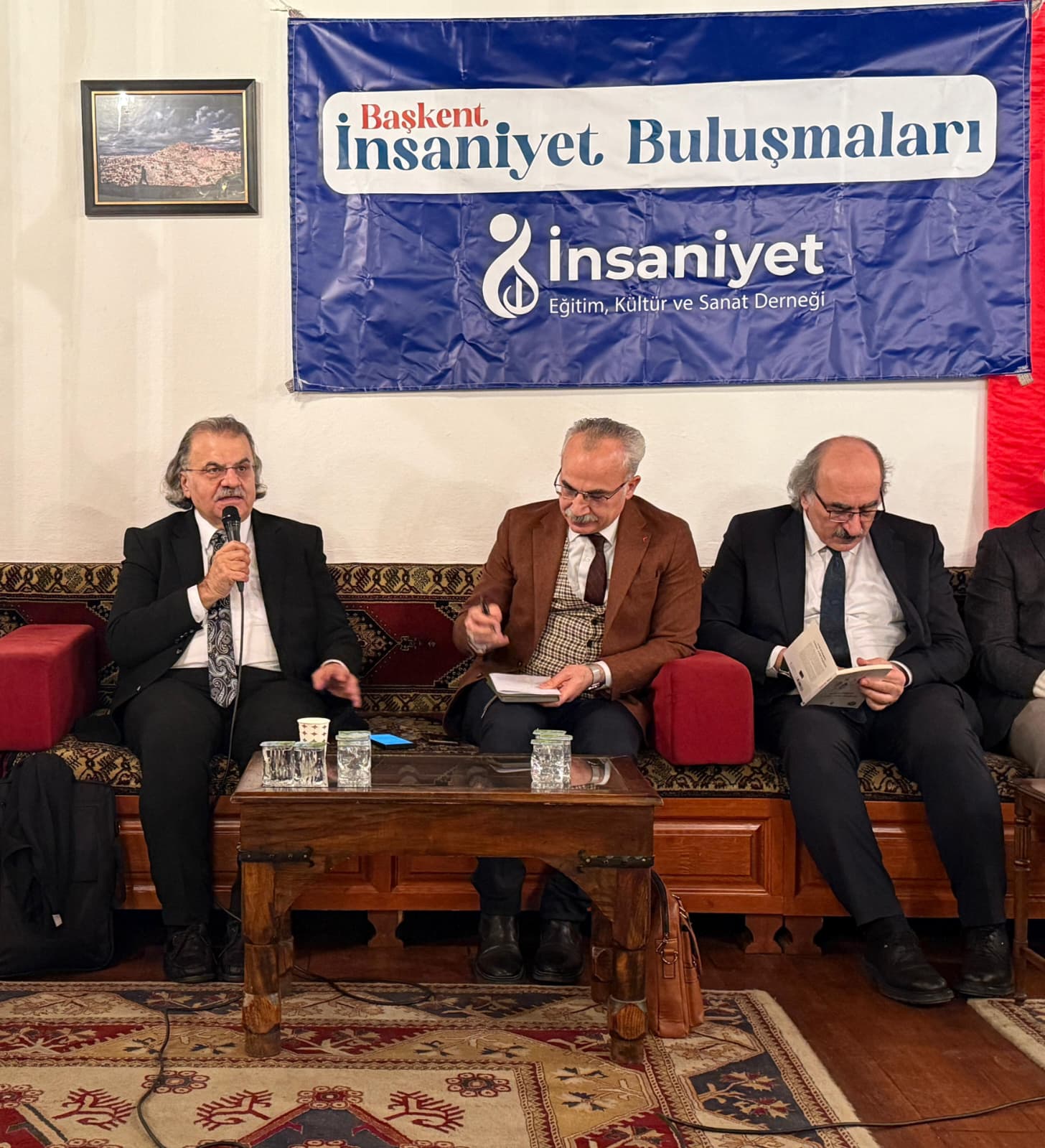 Başkent İnsaniyet Buluşmaları, “Okuma ve Yazma Dengesi” Konulu Sunumuyla Erol Erdoğan’ı Konuk Etti