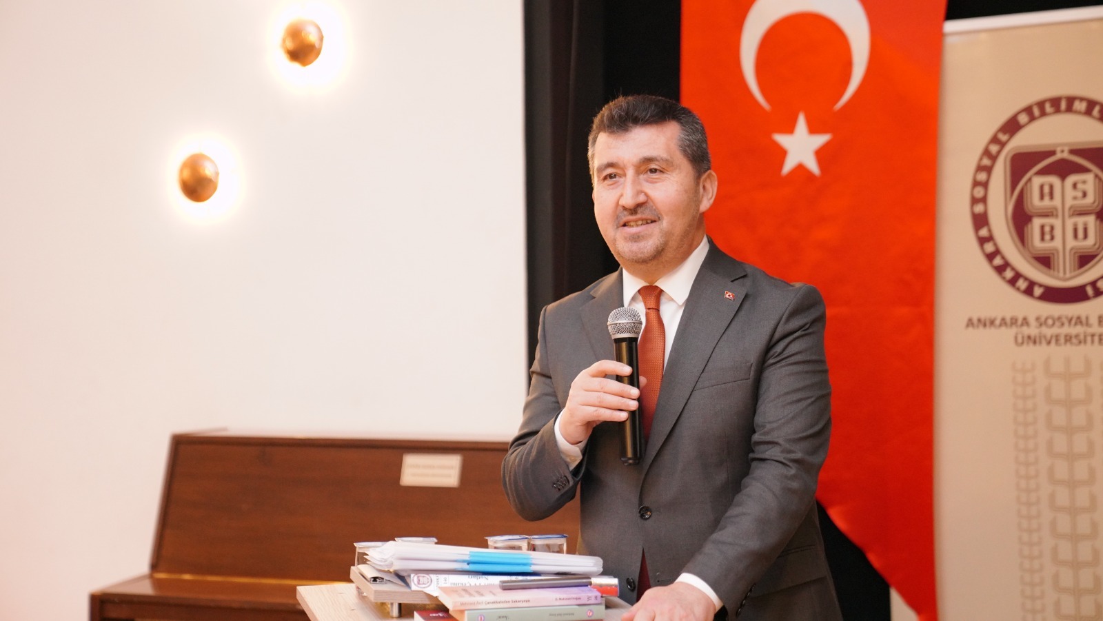 “Âkif’in Çanakkale Şehitlerine şiiri İstiklâl Marşı’nın önsözüdür”