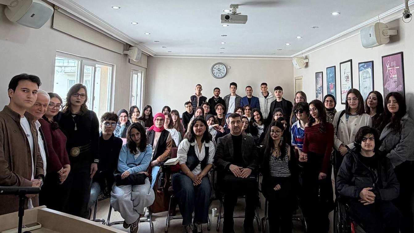 Genç Yazarlar eğitimlerini Şeref Başkanı Arıcan ile tamamladı