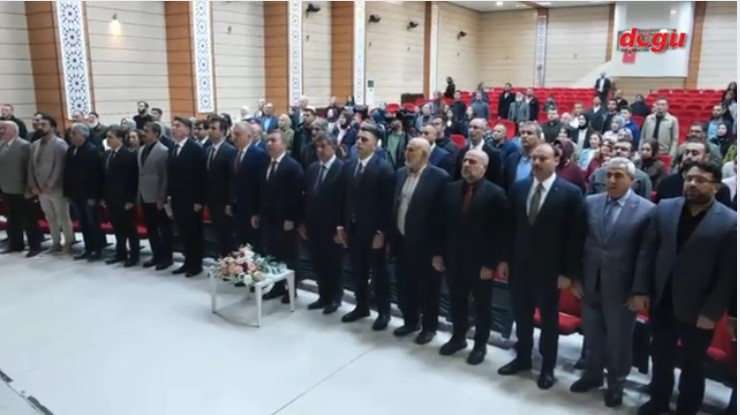 Erzincan’da Şiir Gecesi: Bürokratlar ve Şairler Aynı Kürsüde Buluştu
