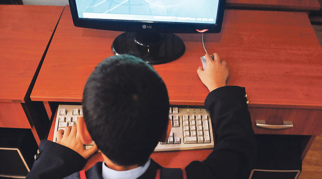 Çocuğunu seven anne-baba 'güvenli internet'e geçmeli