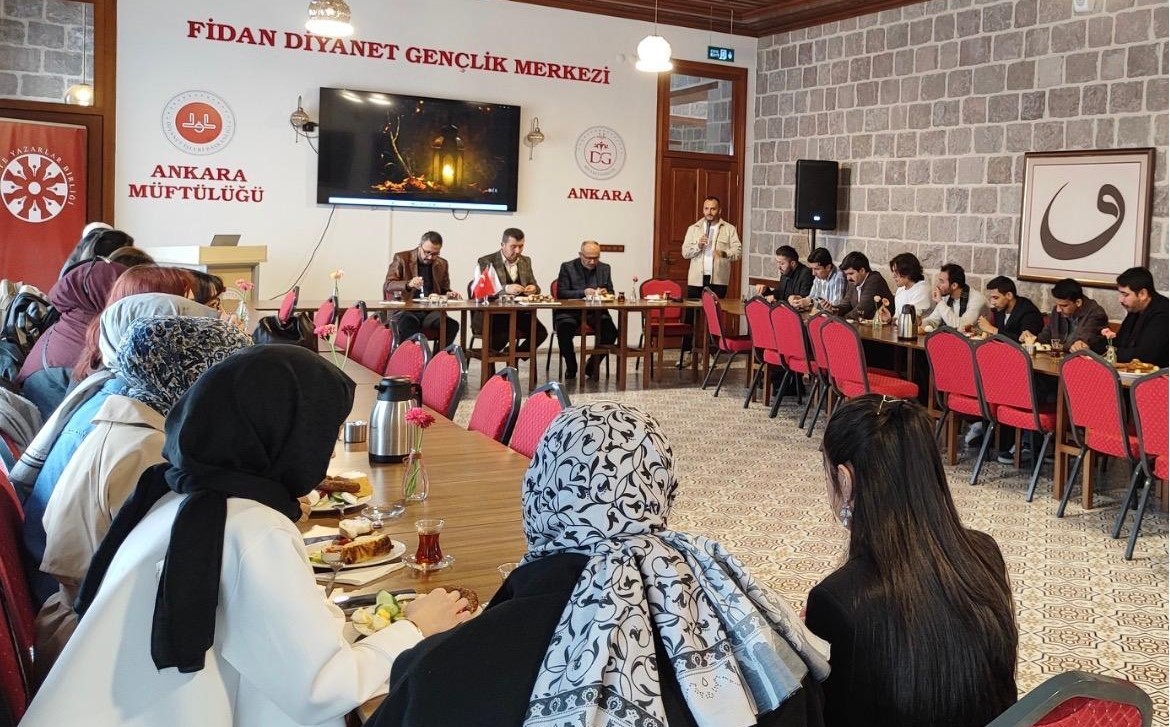 TYB Gençlik Birimi ve Fidan Grubu Genç yazarları kahvaltıda buluştu