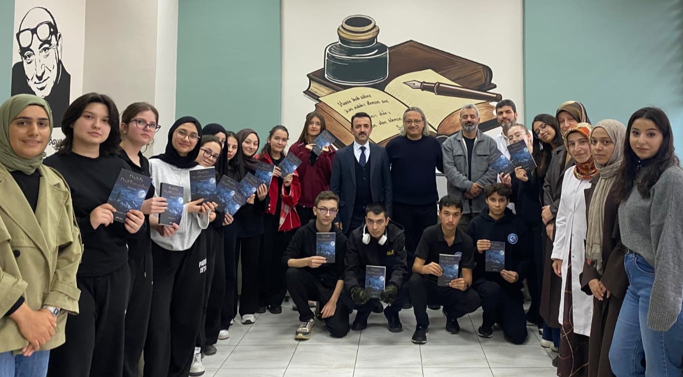 BSBL Genç Yazarlar’dan İlham Veren Söyleşi: "İçine Değil Kâğıda Dök"