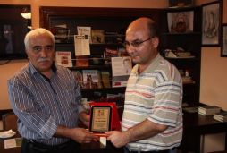 'Tahammül Şeridi' şiir ödülünü aldı