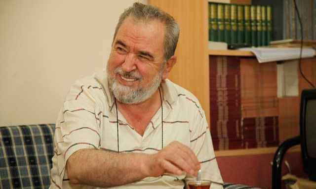 Perçinlenmiş bir Misak’a yüreğinden bağlıdır