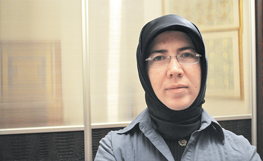 Sessizliği çoğaltır şair hayat akıp giderken