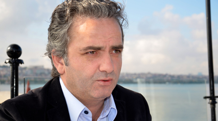 Fikri Akyüz'den; Edebiyatçılardan gayri edebi satırlar