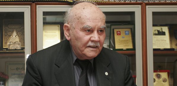 Mustafa Necati Özfatura vefat etti
