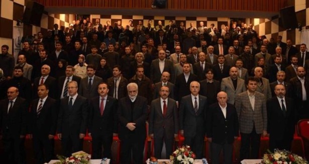 Mehmet Akif Ersoy Üstün Hizmet Ödülü Verildi