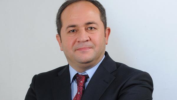 Hatem Ete'den:Davutoğlu neyi sembolize ediyor?