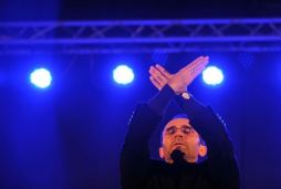 Ömer Karaoğlu yetimlerin sesi oldu