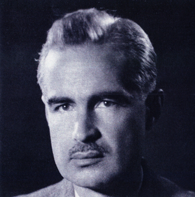 Saba Tiyatro Sahnesinde