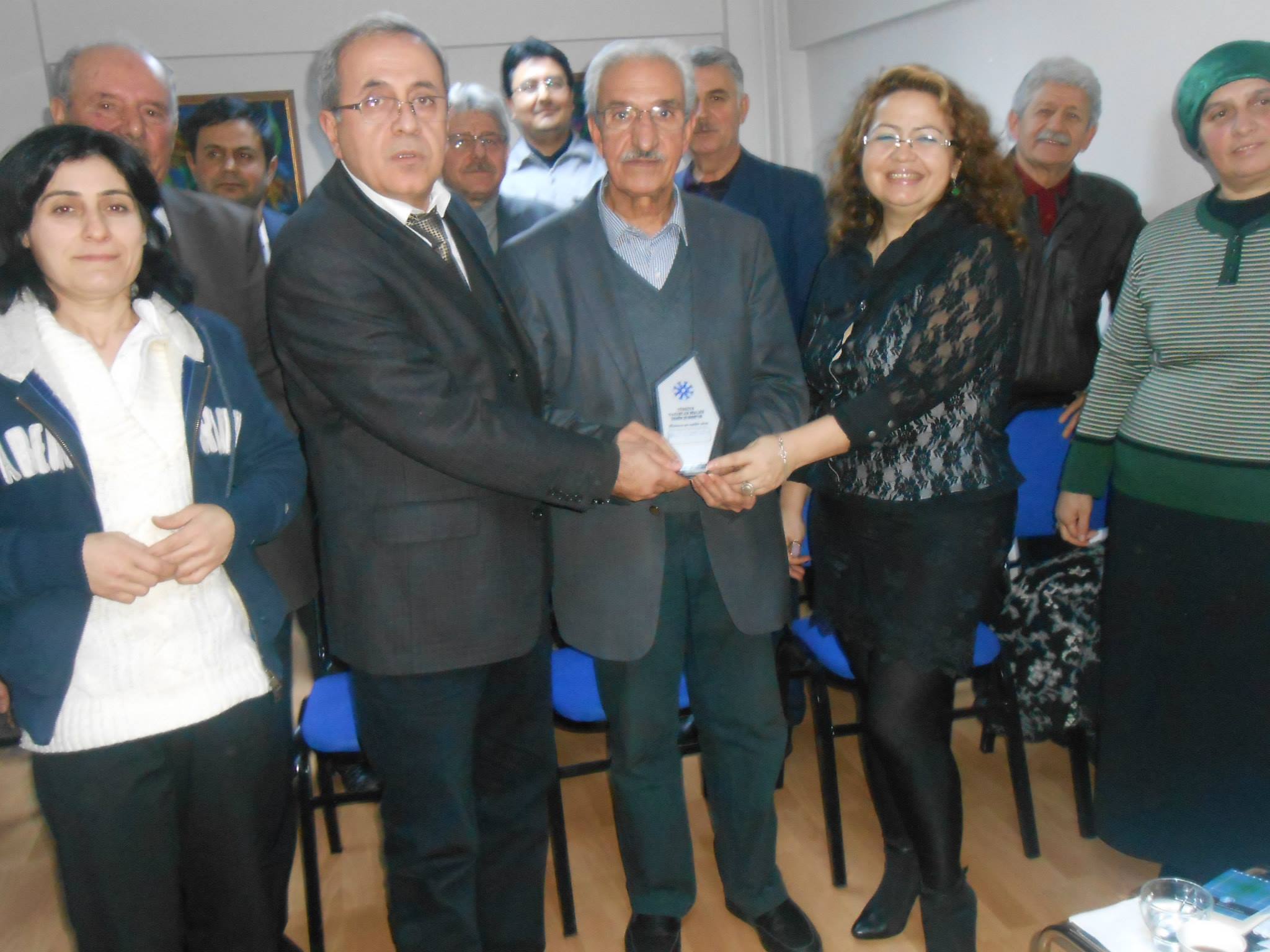 "GÜN BATMADAN/Hayat, Hatıra ve Hayal" kitabı üzerinde konuşuldu.