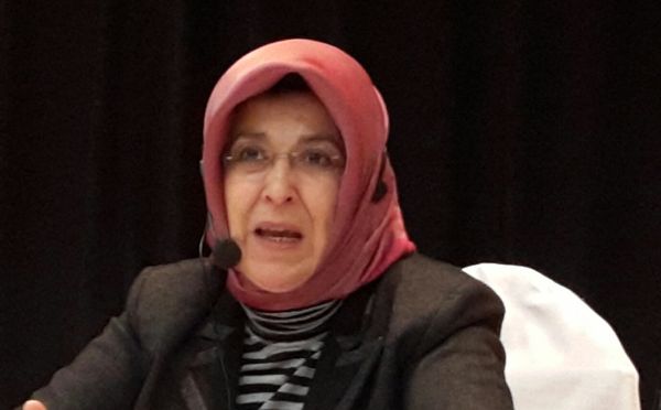 Anneleri çalışan çocuklara odaklanılmalı