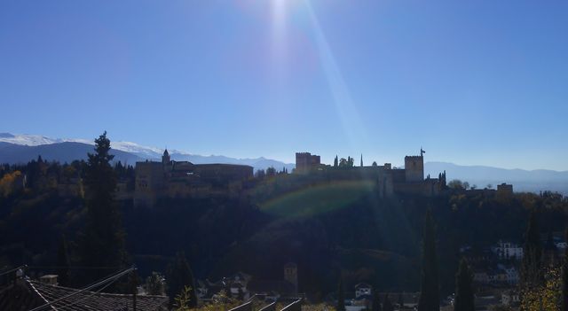 La Galibe İllallah diye haykıran saray: El Hamra