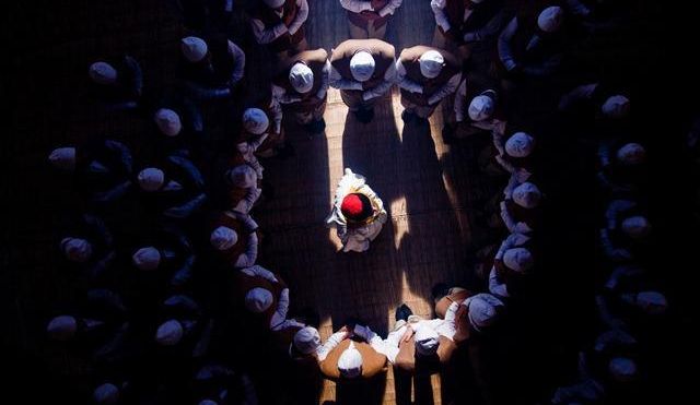 Sağlam bir mürşidde hangi özellikleri aramalı?