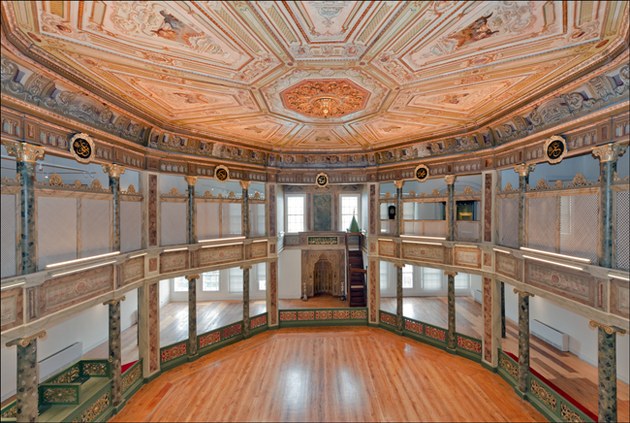 Bir başka âlemden haber veriyor bu mevlevihane