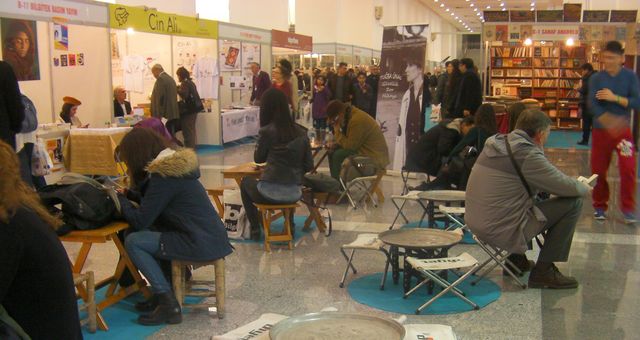 Üsküdar'daki kitap bereketi Ankara'da yoktu