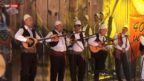 Ozanların dert ortağı geleneksel sazlar