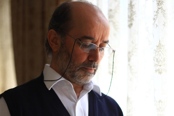 Kozmik âlemi yakından hisseden bir şair