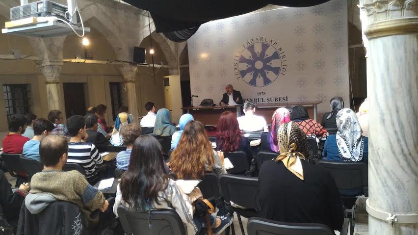 ‘İyi bir metnin kalbinde insanlık ve samimiyet vardır’