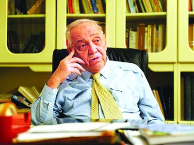 Duayen tarihçi Altan Deliorman vefat etti