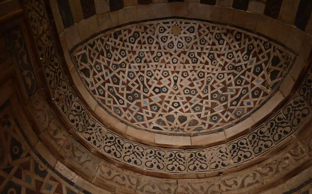 Neler çekmiş Hucviri nâdân elinden