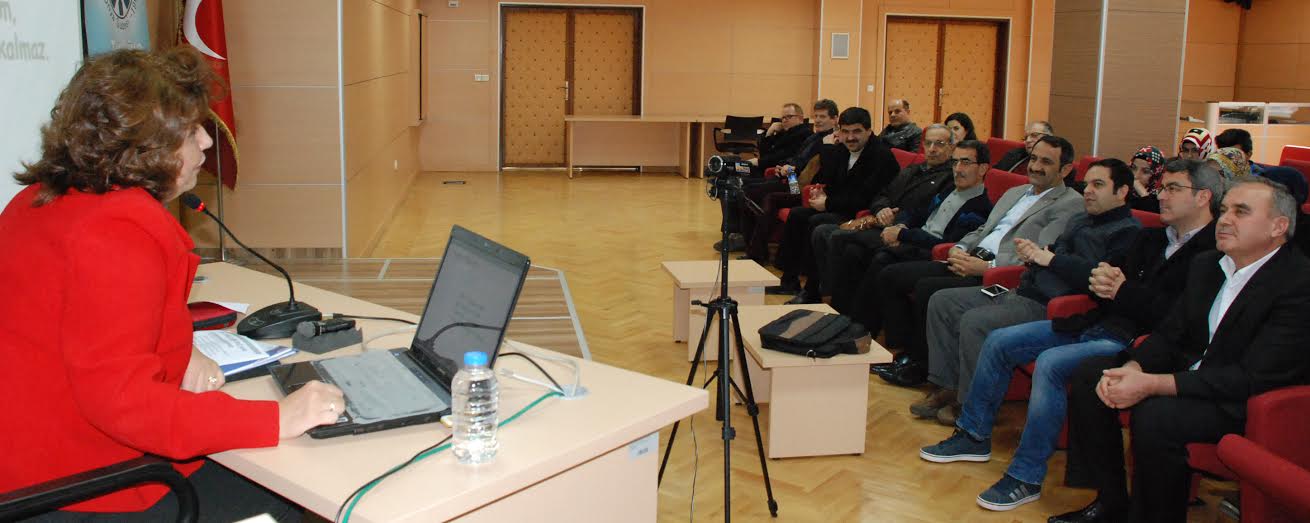 TYB Konya'da yabancı dil öğrenme sorunları konuşuldu